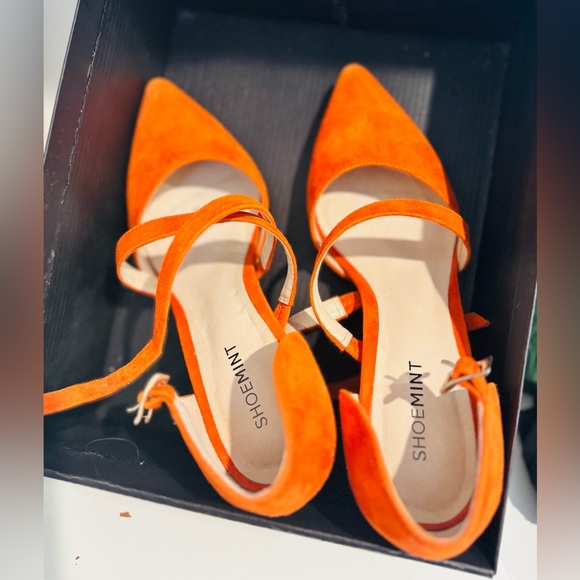 Shoes - Picture 4 of 8